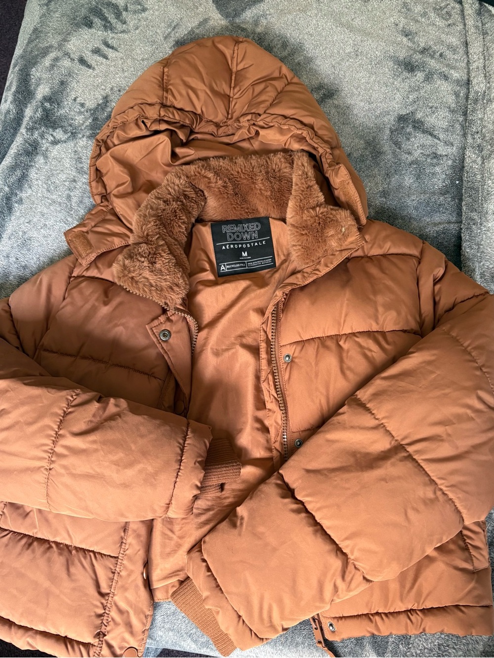 Aeropostale Hooded Puffer Jacket in Rust